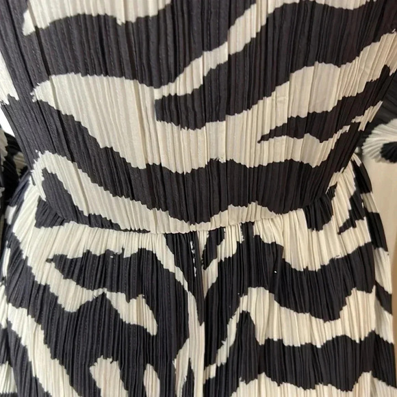 H&M dress,women SMALL,Black & white zebra print crinkle,balloon sleeves,  tiered - Picture 14 of 17